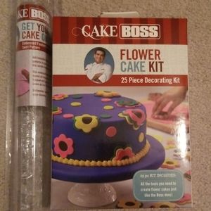 Cake Boss decorating kit/ Fondant rolling pin.